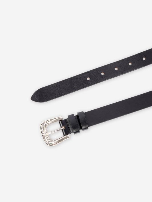 Thin belt in black leather
