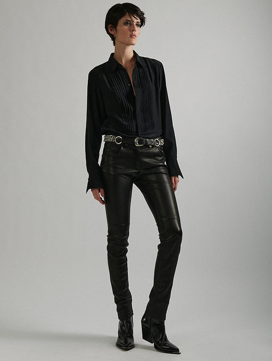 Slim-fit pants in black stretch leather